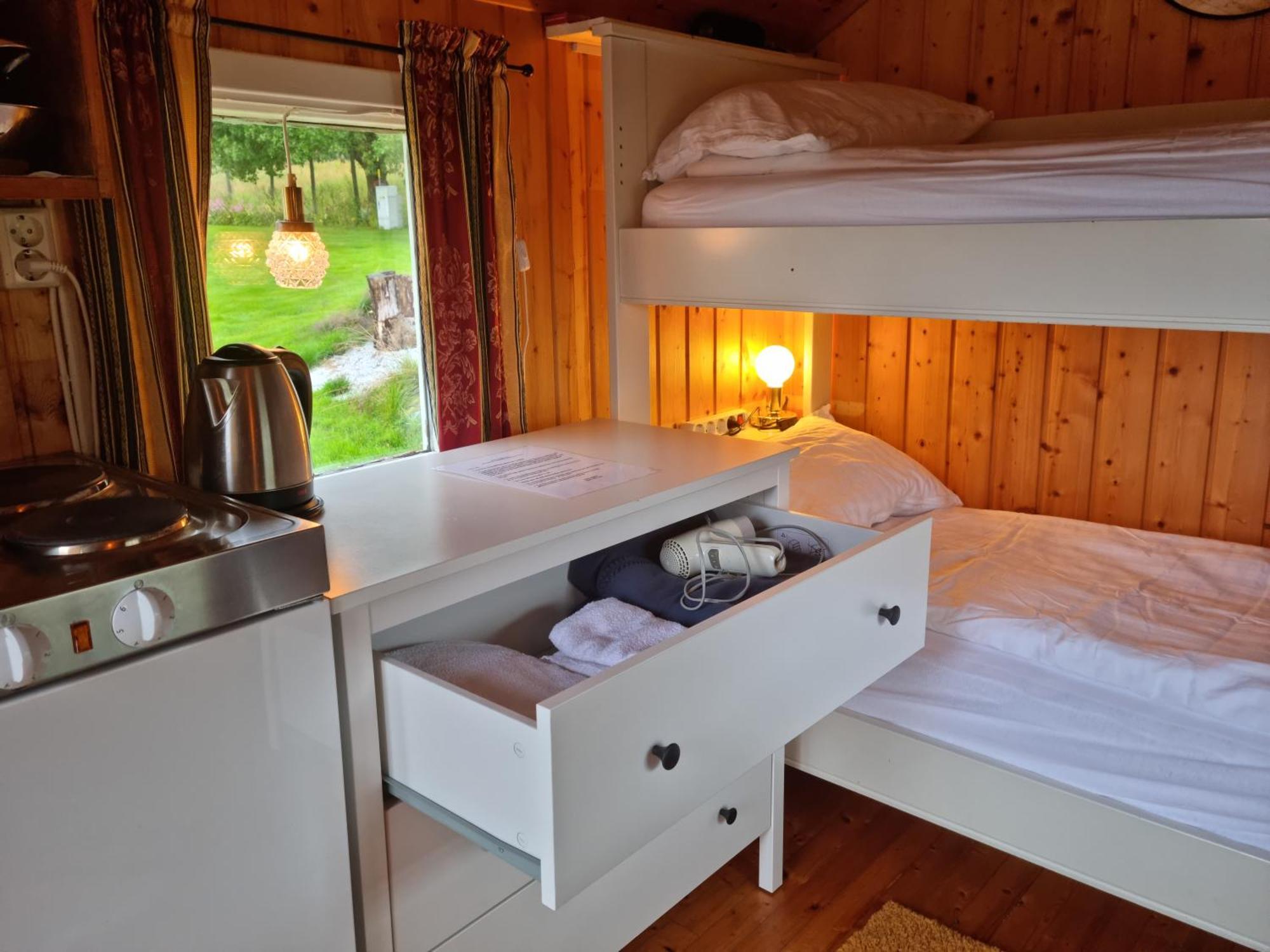 Rodseth Gardsovernatting Hytter Molde Habitación foto
